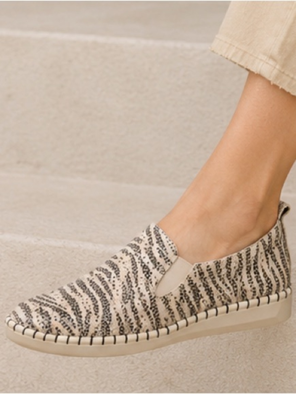 Bernie Mev TW98 Zebra Print Slip-On Loafers EU38 NWT